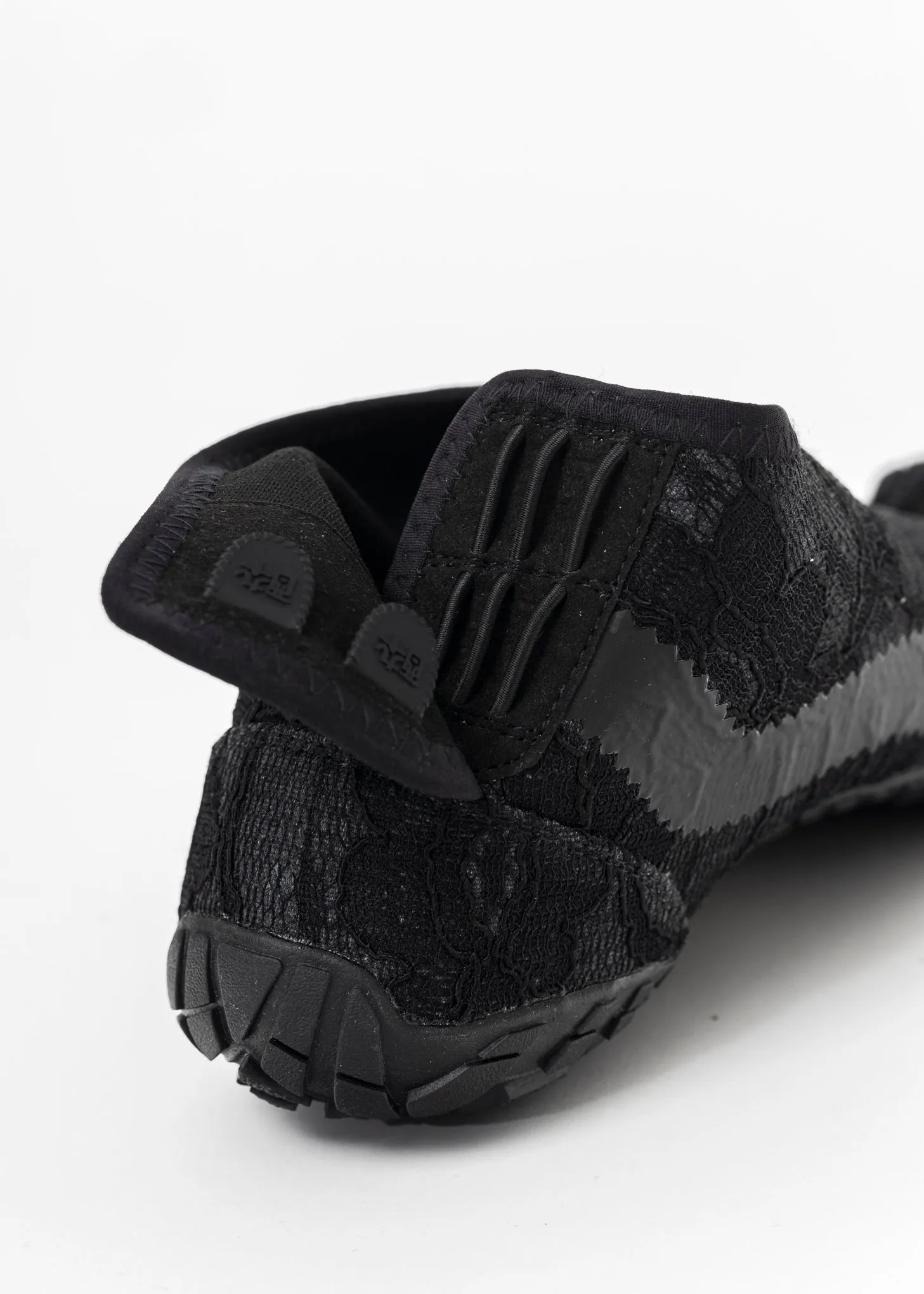 BLACK LACE FIVE FINGERS