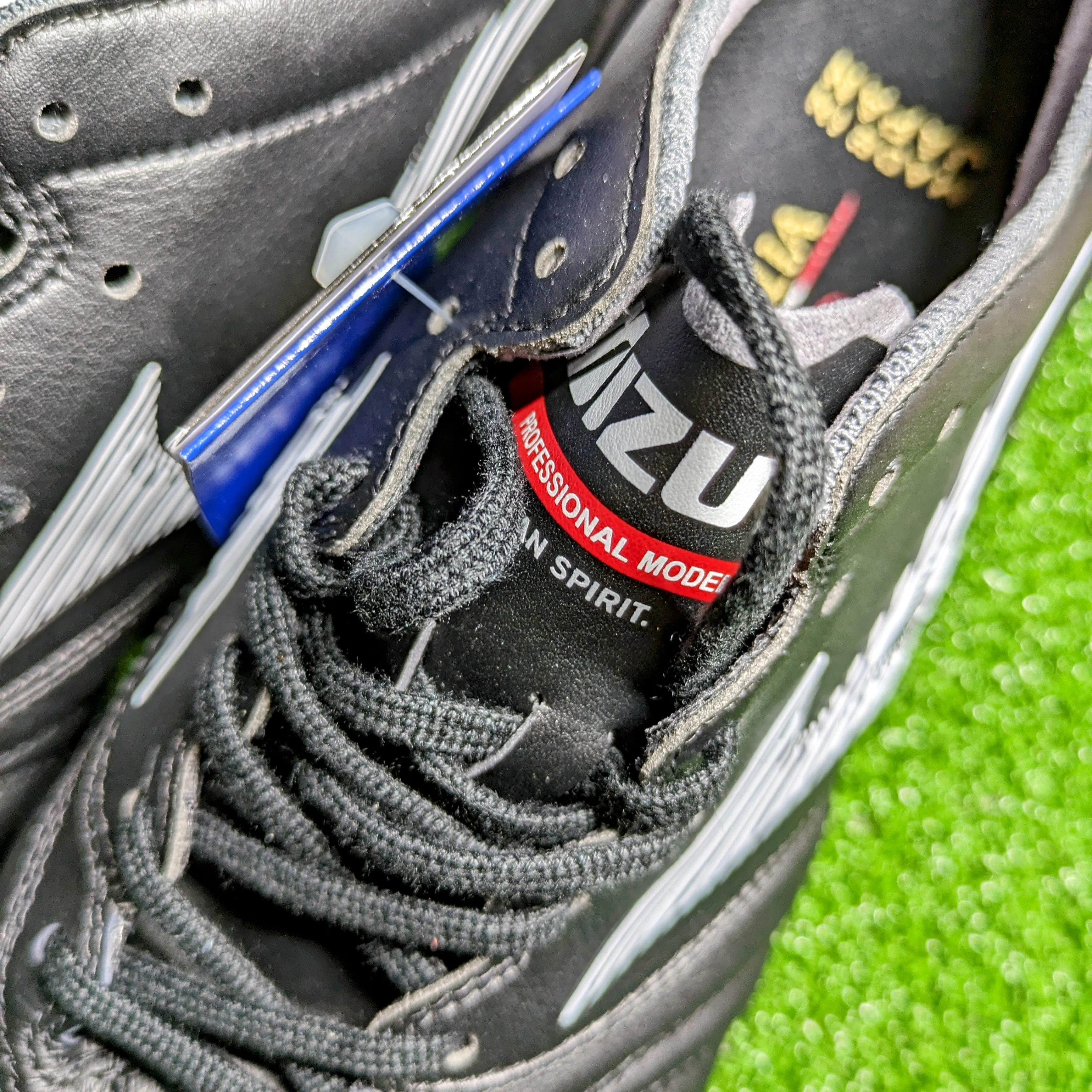 Mizuno Morelia Neo 3 Japan(Black/White/Chinese Red)