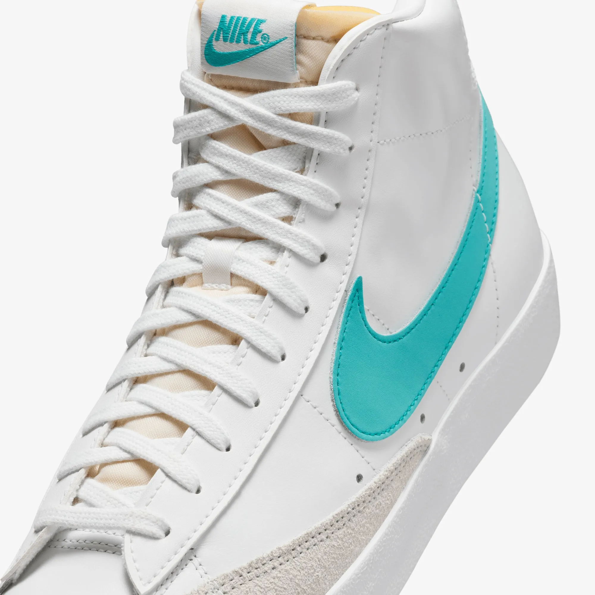 NIKE | BLAZER MID '77 VINTAGE { SUMMIT WHITE/DUSTY CACTUS-WHITE