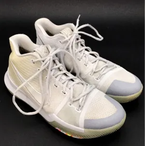 Nike Men's Kyrie 3 852416-001 White Athletic Shoes - Size 8.5
