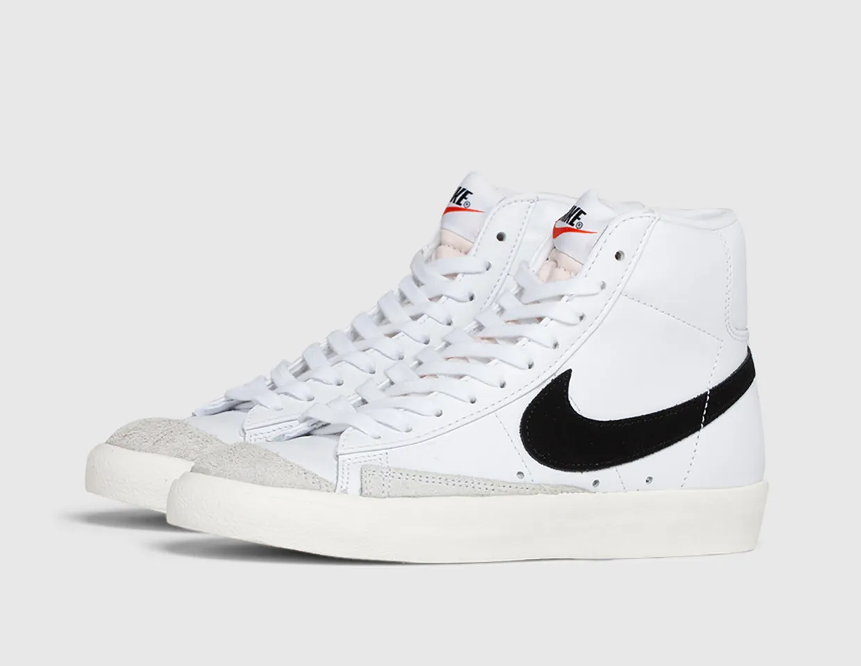 Nike Women's Blazer Mid '77 White / Black