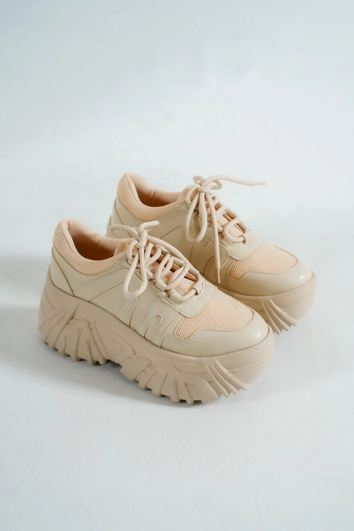Women's beige high sole sneaker sports shoes